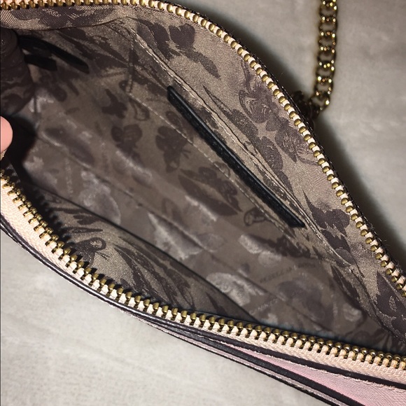 SOLD-Rebecca Minkoff Avery crossbody - Picture 3 of 4